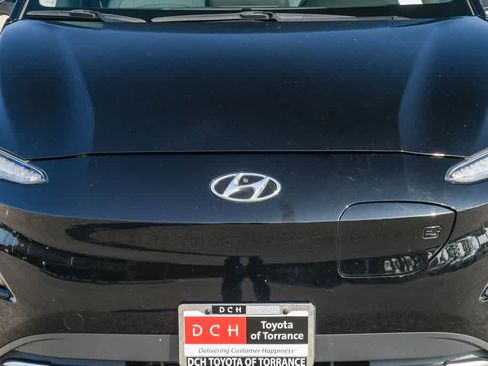 Used 2023 Hyundai Kona SEL w/ Cargo Package FWD image 5