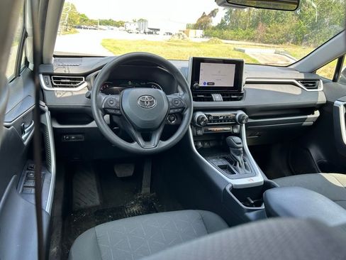 Used 2025 Toyota RAV4 XLE image 12