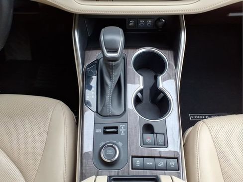 Used 2022 Toyota Highlander Limited image 22