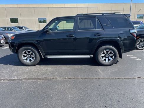 Used 2020 Toyota 4Runner TRD Off-Road Premium w/ Moonroof Package AWD/4WD image 3