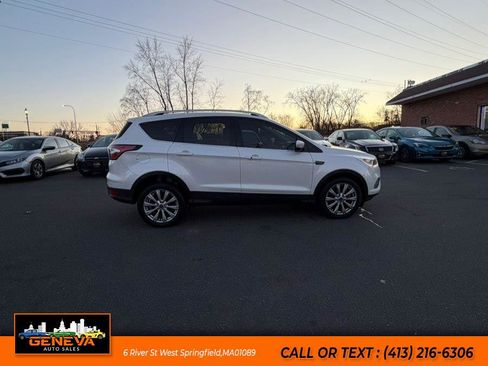 Used 2017 Ford Escape Titanium image 4