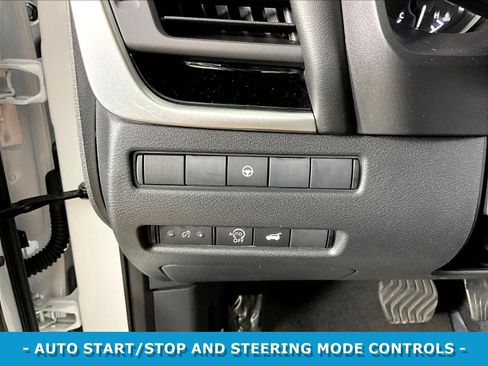 Used 2025 Nissan Rogue SV AWD/4WD image 36