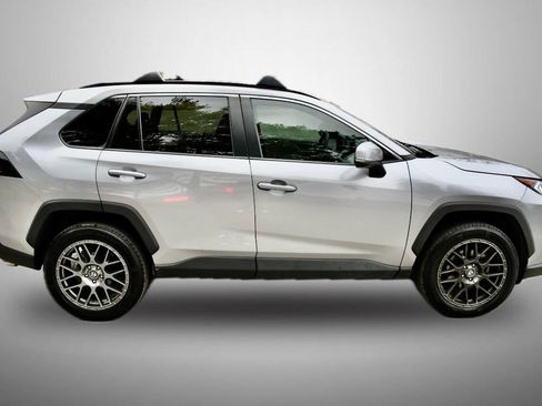 Used 2019 Toyota RAV4 XLE image 8