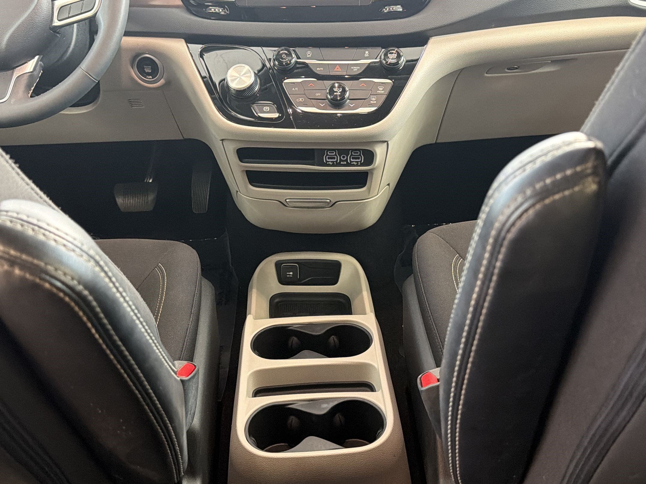 Used 2023 Chrysler Voyager LX FWD image 19