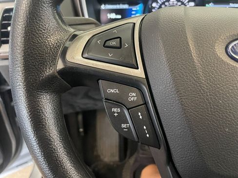 Used 2020 Ford Fusion SE FWD image 10