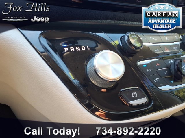 Used 2023 Chrysler Pacifica Touring-L FWD image 24