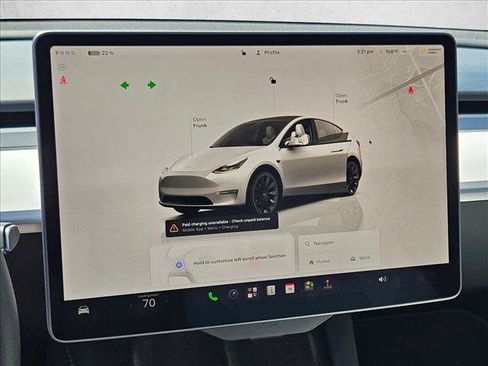 Used 2024 Tesla Model Y Long Range AWD/4WD image 10