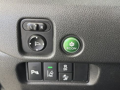 Used 2018 Honda Pilot Touring image 24