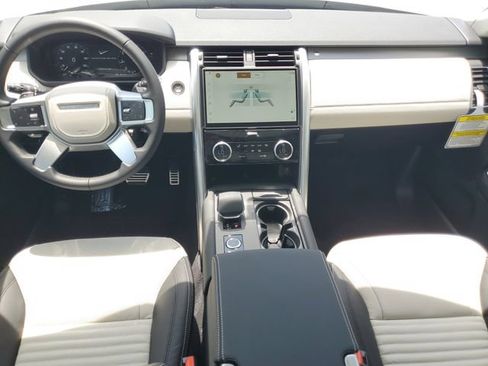 New 2026 Land Rover Discovery Dynamic SE AWD/4WD image 14
