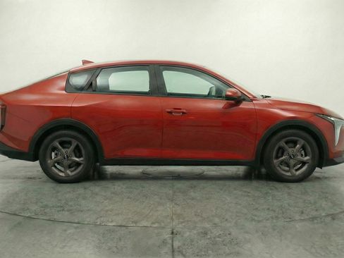 Used 2025 Kia K4 LXS image 11