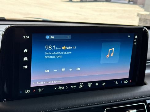 New 2025 Lincoln Aviator 2WD w/ Equipment Group 101A image 18