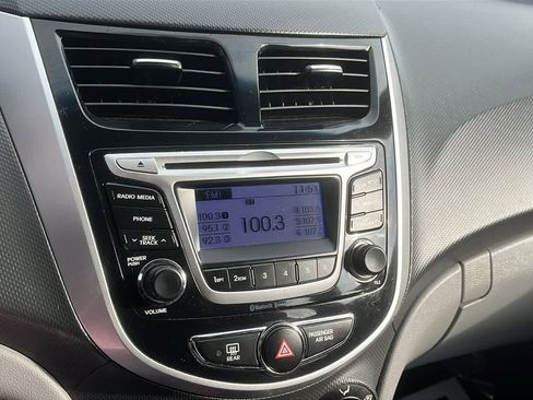 Used 2014 Hyundai Accent SE image 16