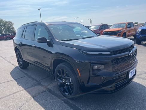 New 2026 Chevrolet Traverse RS w/ LPO, Floor Liner Package image 3