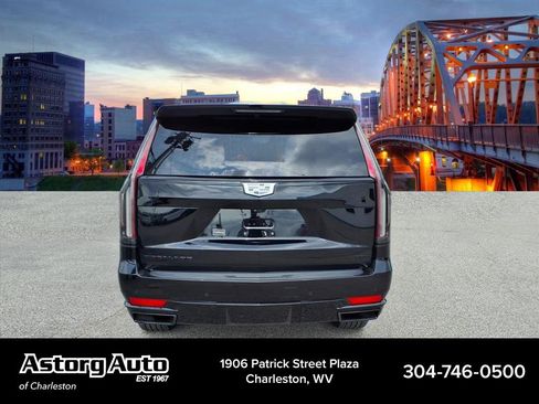 Used 2023 Cadillac Escalade Sport Platinum w/ LPO, ONYX Package AWD/4WD image 4