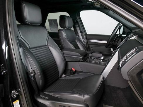 Certified 2025 Land Rover Discovery Dynamic SE AWD/4WD image 3