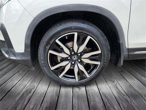 Used 2020 Honda Pilot Touring image 9