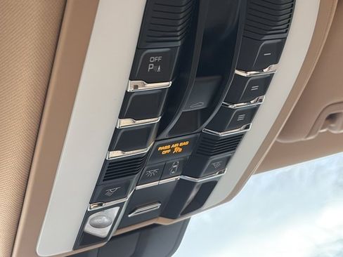 Used 2015 Porsche Panamera S image 26