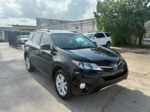 Used 2015 Toyota RAV4 Limited w/ Technology Package FWD image 2