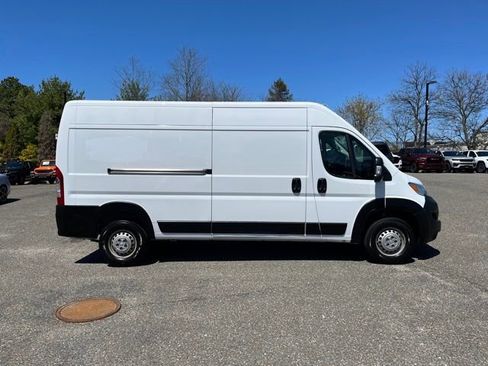 Used 2025 RAM ProMaster 2500 w/ Convenience Group FWD image 8