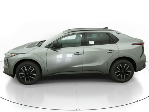 New 2026 Toyota bZ FWD image 3