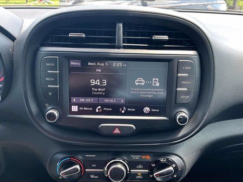 Used 2025 Kia Soul LX FWD image 30