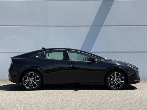 Certified 2025 Toyota Prius XLE AWD/4WD image 8