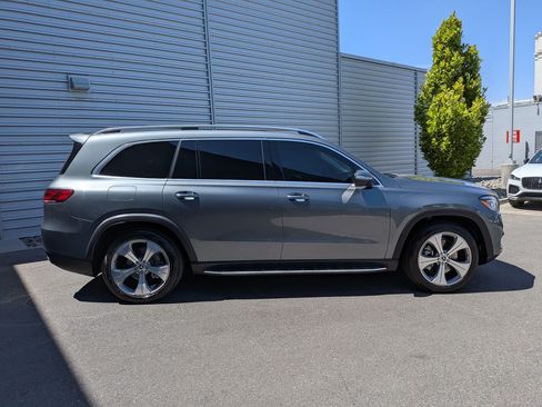 Used 2021 Mercedes-Benz GLS 450 4MATIC image 2