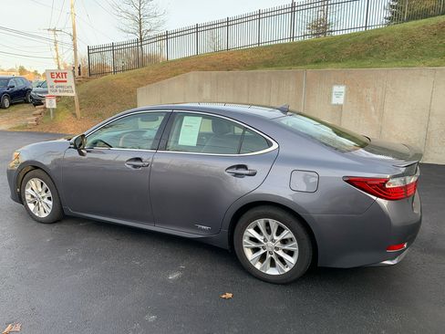Used 2014 Lexus ES 300h 4DR SDN HYBRID image 3