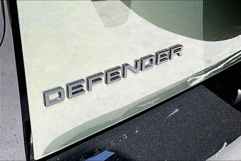 New 2026 Land Rover Defender 110 S AWD/4WD image 9