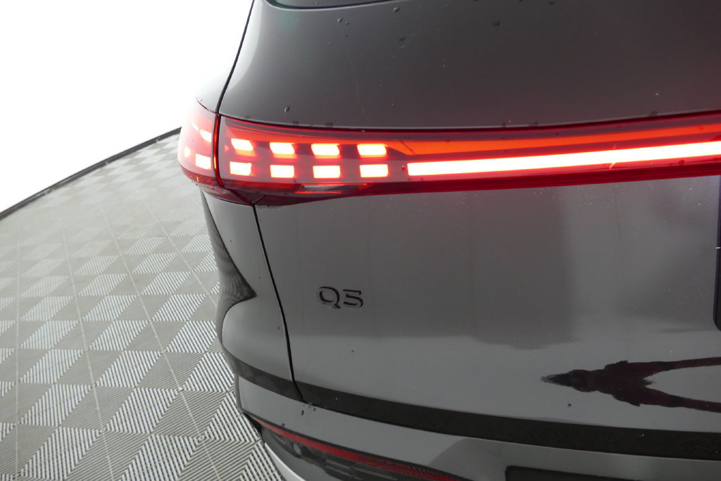 Certified 2025 Audi Q5 Premium w/ Convenience Package AWD/4WD image 34