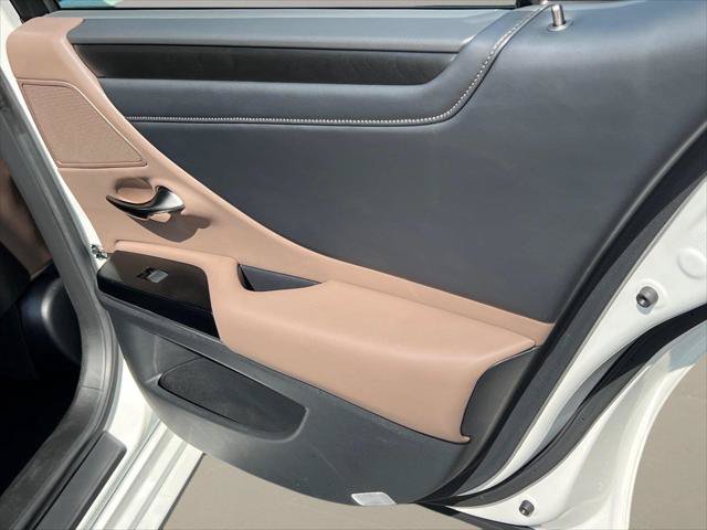 Certified 2025 Lexus ES 350 w/ Premium Package FWD image 16