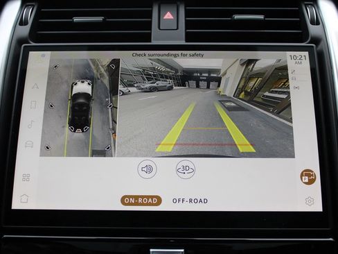 Certified 2025 Land Rover Discovery S image 32