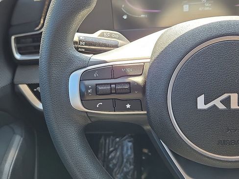 Used 2024 Kia Sportage LX image 17
