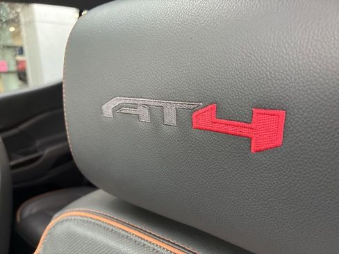 Used 2023 GMC Acadia AT4 image 33