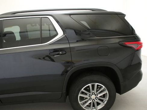 Used 2023 Chevrolet Traverse LT AWD/4WD image 7