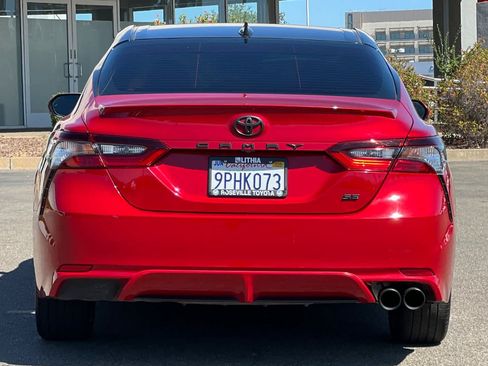 Used 2022 Toyota Camry SE FWD image 8