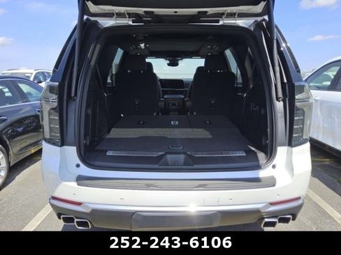 Used 2025 Chevrolet Tahoe High Country AWD/4WD image 4