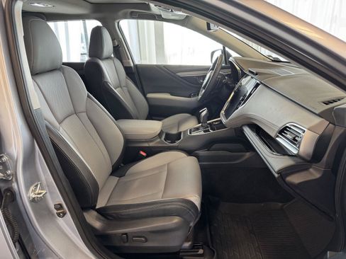 Used 2025 Subaru Outback Limited AWD/4WD image 18