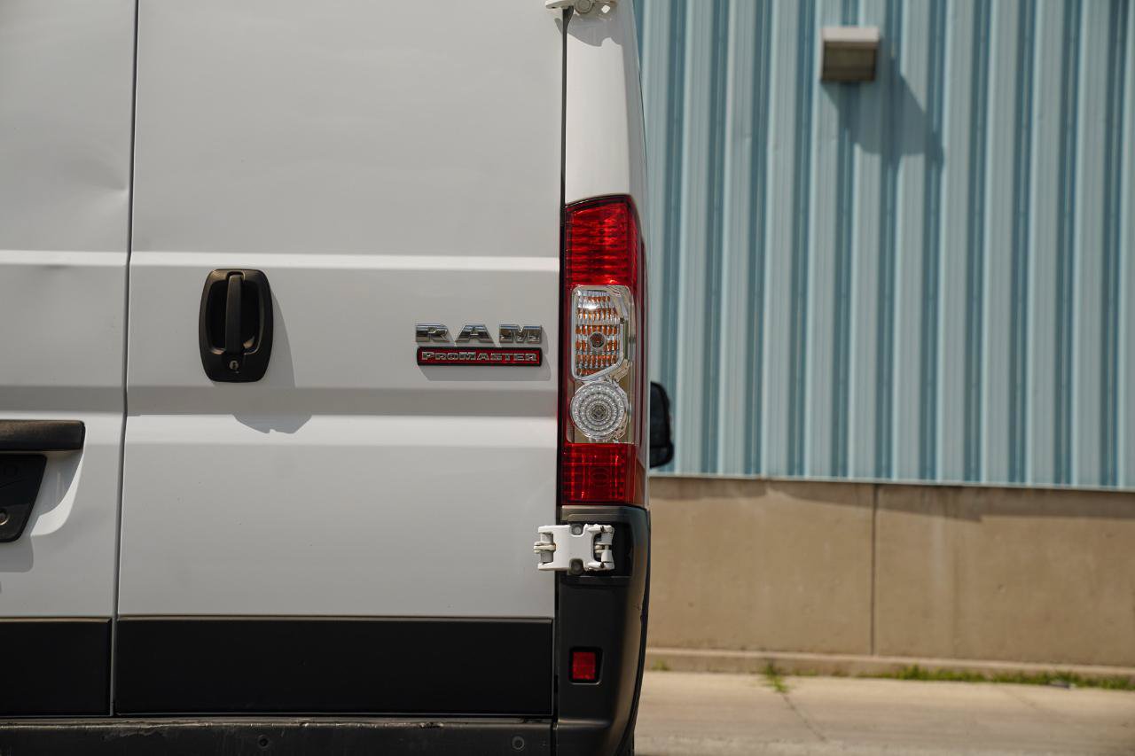 Used 2022 RAM ProMaster 2500 w/ Driver Convenience Group FWD image 16