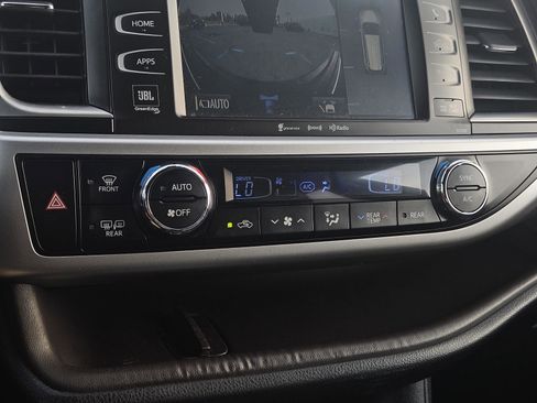 Used 2017 Toyota Highlander Limited Platinum image 23