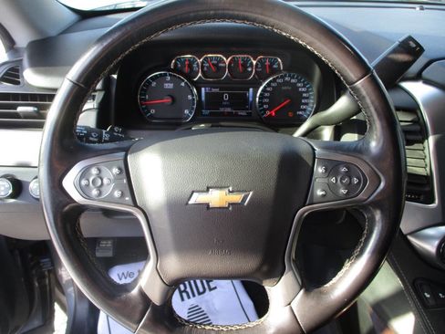 Used 2019 Chevrolet Suburban LT image 17