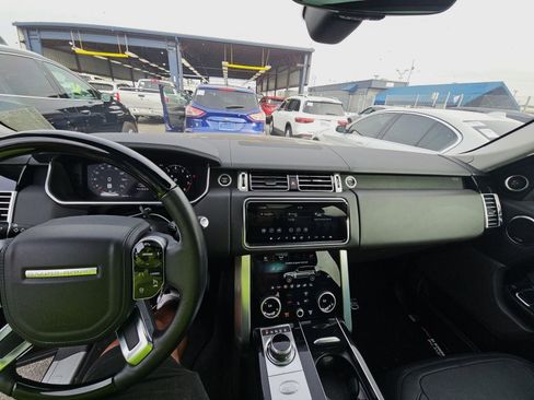 Used 2020 Land Rover Range Rover HSE image 10