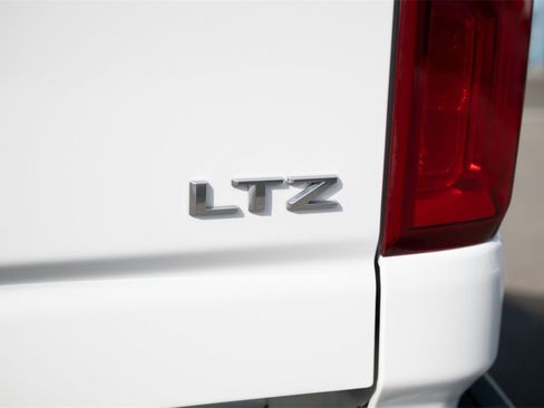 Used 2021 Chevrolet Silverado 2500 LTZ image 15