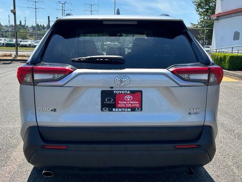 Used 2025 Toyota RAV4 XLE w/ Convenience Package AWD/4WD image 6