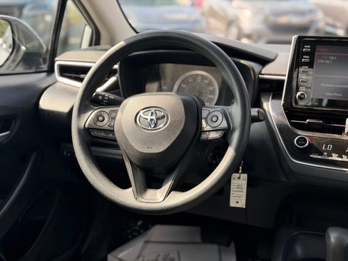 Used 2021 Toyota Corolla LE FWD image 35