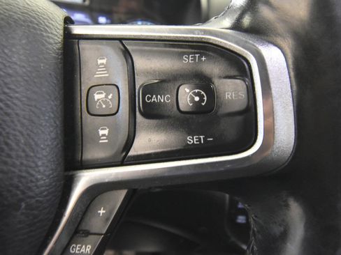 Used 2019 RAM 1500 Laramie AWD/4WD image 40