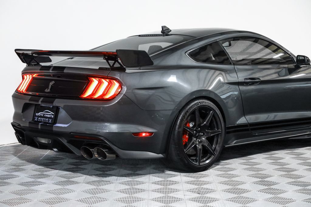 Used 2022 Ford Mustang Shelby GT500 w/ Carbon Fiber Track Pack RWD image 5