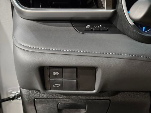 Used 2024 Toyota Highlander XLE image 26