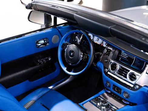 Used 2018 Rolls-Royce Dawn image 21