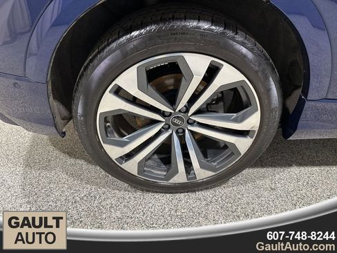 Used 2022 Audi Q8 Prestige w/ Prestige Package image 20